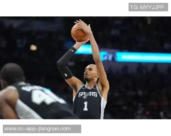 福克斯盛赞文班潜力无限期待携手追逐篮球伟大之路